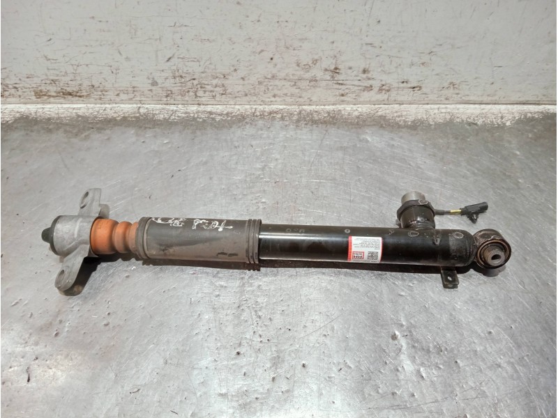 Recambio de amortiguador trasero derecho para hyundai kona n os referencia OEM IAM 55301-I3000  