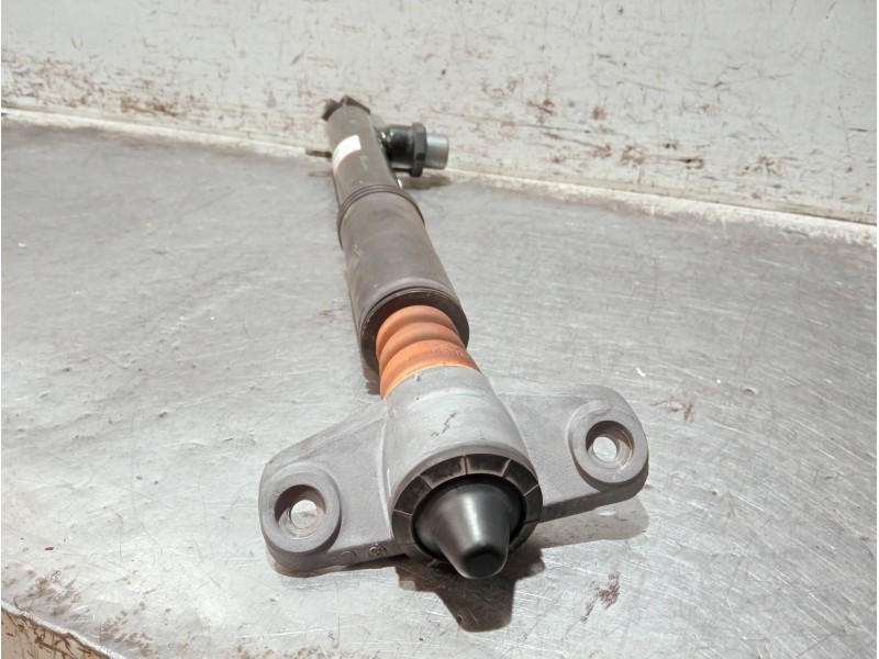 Recambio de amortiguador trasero izquierdo para hyundai kona n os referencia OEM IAM 55300-I3000  