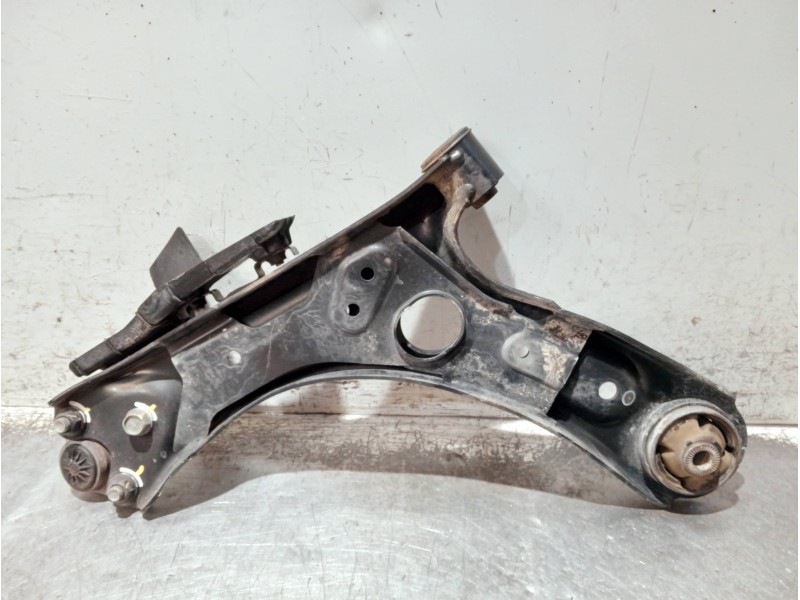 Recambio de brazo suspension inferior delantero derecho para hyundai kona n os referencia OEM IAM 54501I3000  