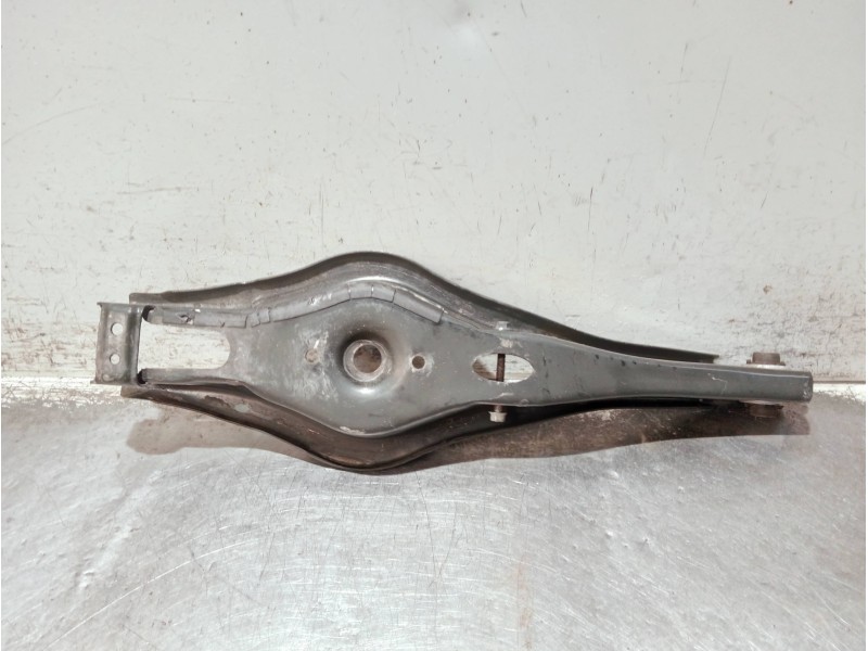 Recambio de brazo suspension inferior trasero derecho para hyundai kona n os referencia OEM IAM 55220I3000  