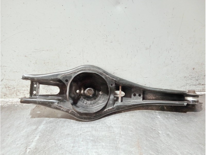 Recambio de brazo suspension inferior trasero derecho para hyundai kona n os referencia OEM IAM 55220I3000  