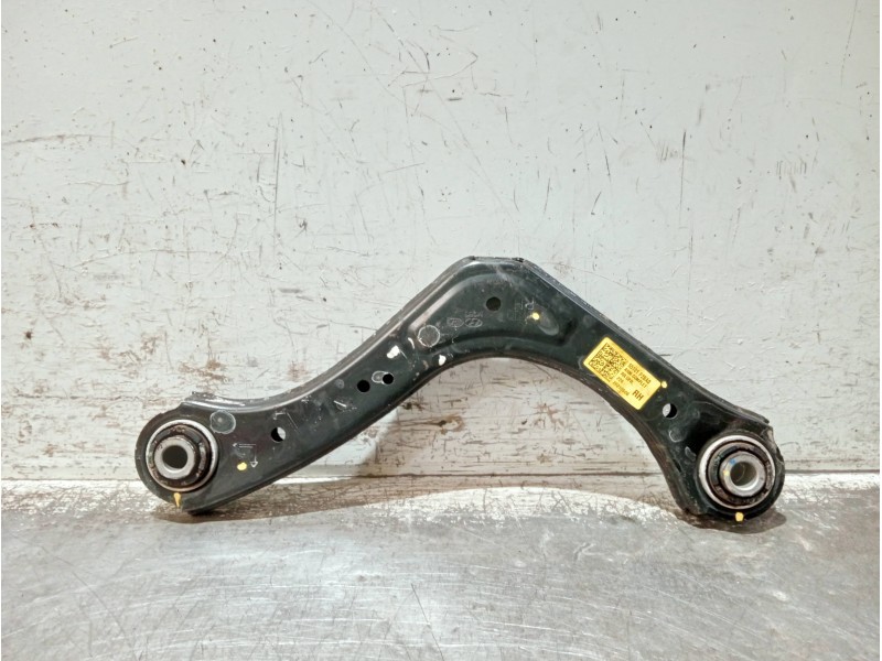 Recambio de brazo suspension superior trasero derecho para hyundai kona n os referencia OEM IAM 55101F2BA0  