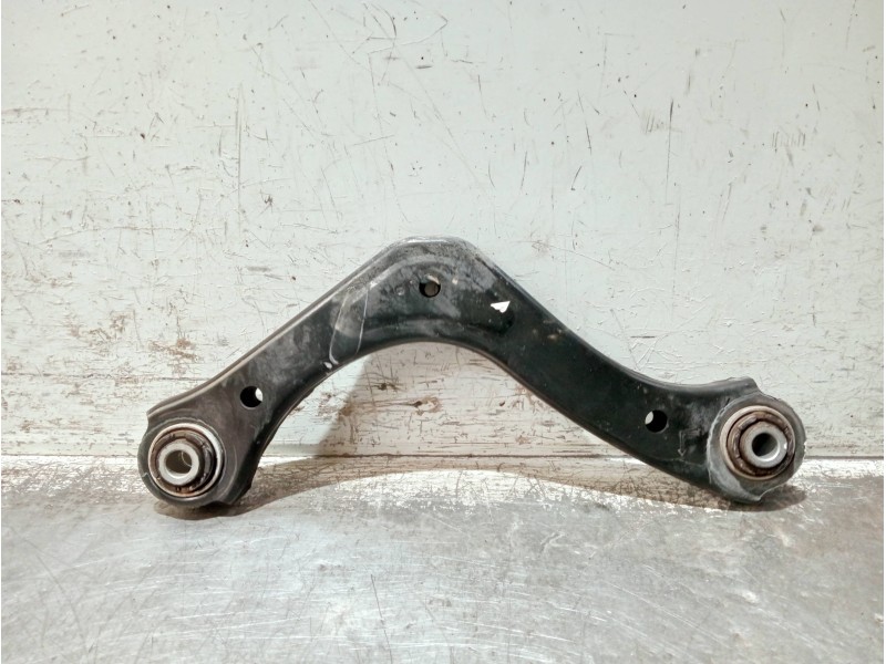 Recambio de brazo suspension superior trasero derecho para hyundai kona n os referencia OEM IAM 55101F2BA0  
