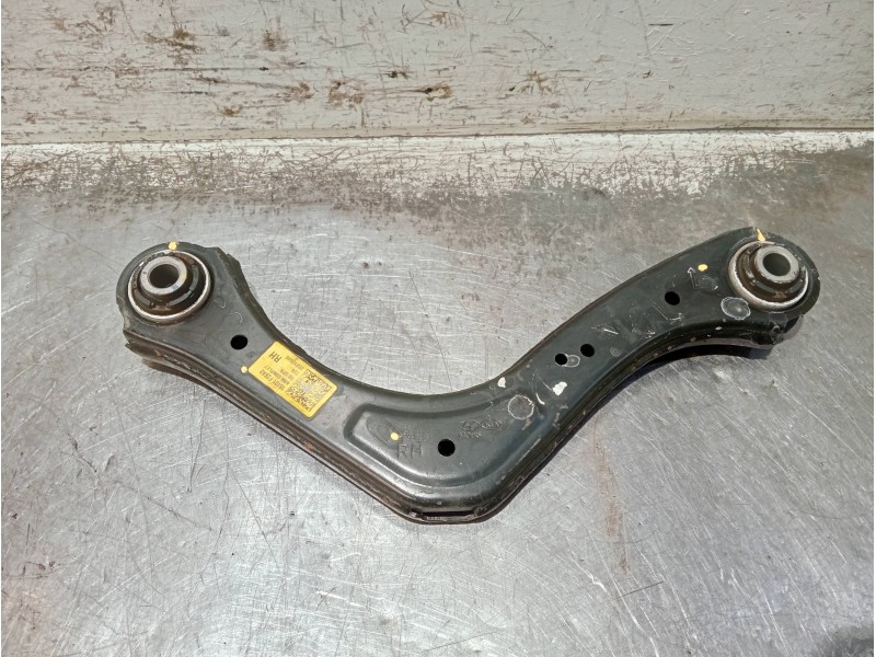 Recambio de brazo suspension superior trasero derecho para hyundai kona n os referencia OEM IAM 55101F2BA0  