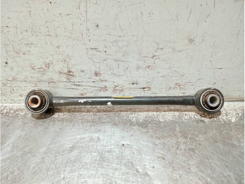 Recambio de tirante trasero derecho para hyundai kona n os referencia OEM IAM 55250K9BA0  