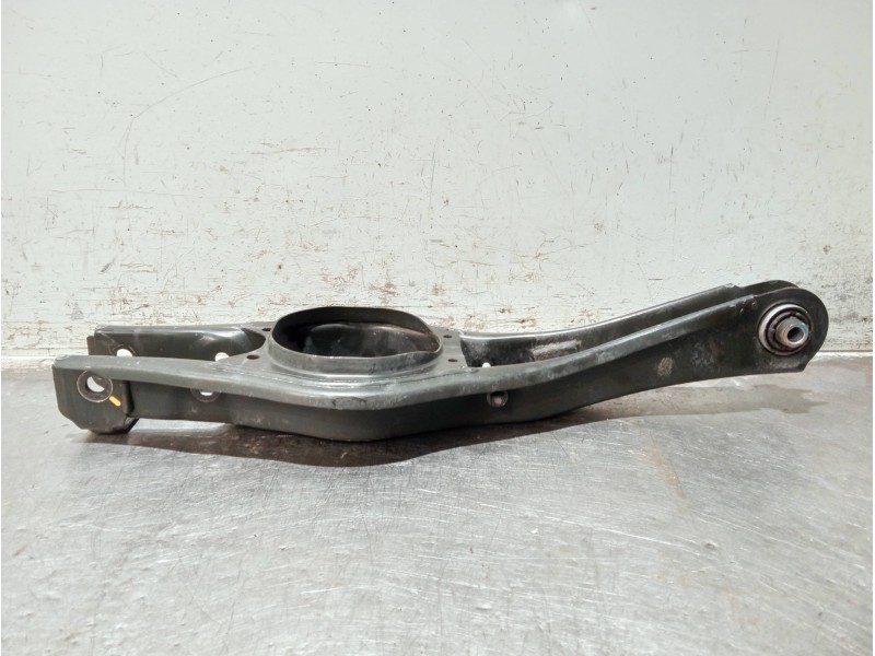 Recambio de brazo suspension inferior trasero izquierdo para hyundai kona n os referencia OEM IAM 55210I3000  
