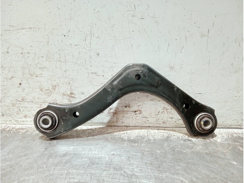 Recambio de brazo suspension superior trasero izquierdo para hyundai kona n os referencia OEM IAM 55101F2BA0  