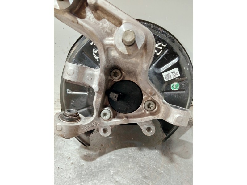 Recambio de mangueta trasera derecha para hyundai kona n os referencia OEM IAM 52701I3000  