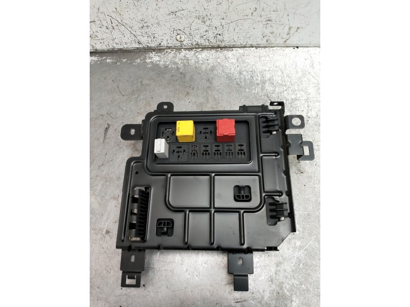 Recambio de caja reles / fusibles para saab 9-3 sport hatch referencia OEM IAM 12764435 519161202 