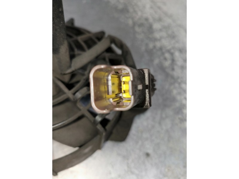 Recambio de electroventilador para smart forfour referencia OEM IAM 8240708  