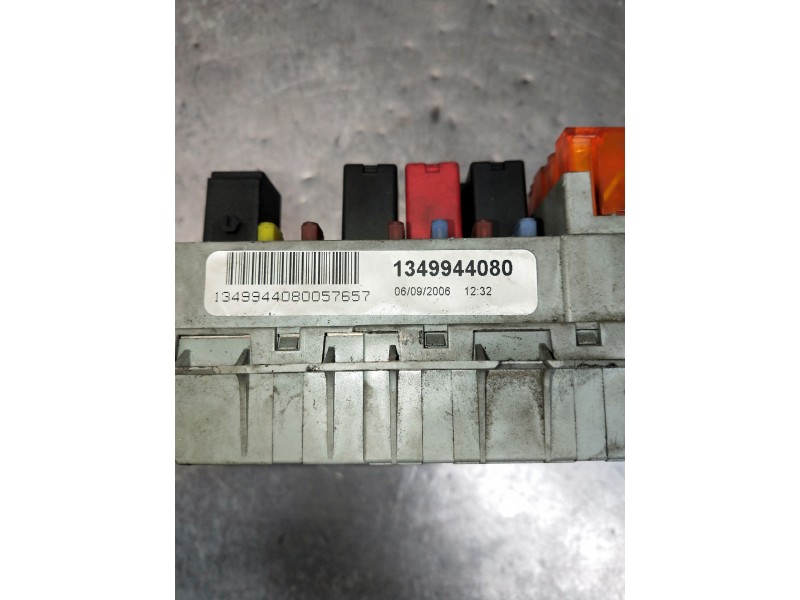 Recambio de caja reles / fusibles para fiat ducato caja cerrada 33 (06.2006 =>) referencia OEM IAM   