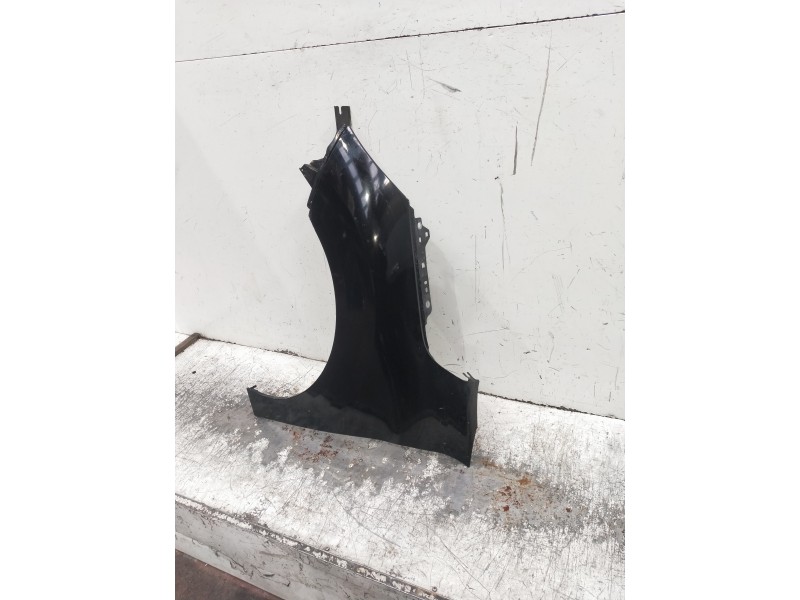 Recambio de aleta delantera derecha para peugeot 208 (p2) referencia OEM IAM   