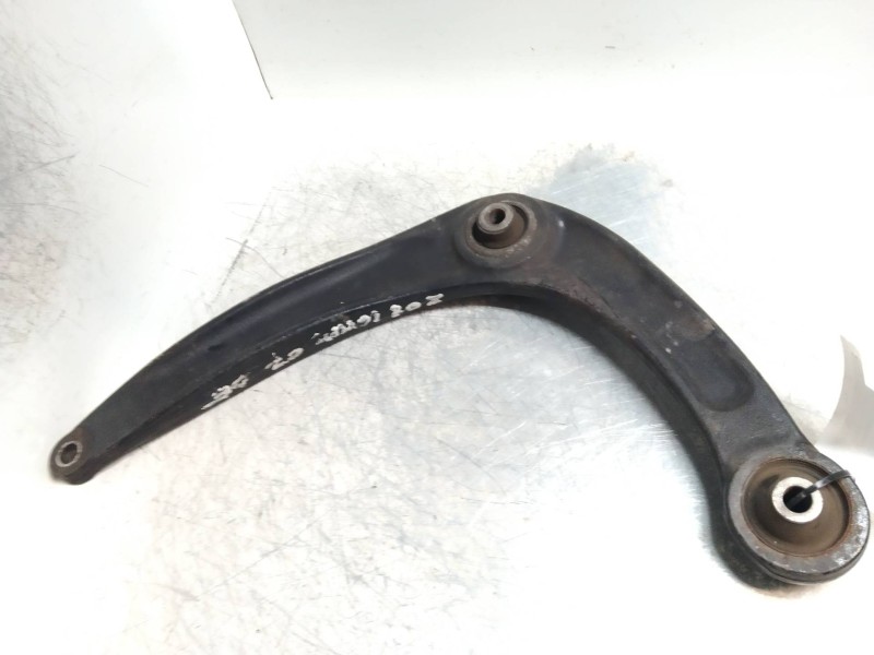 Recambio de brazo suspension inferior delantero derecho para peugeot 308 sport referencia OEM IAM   