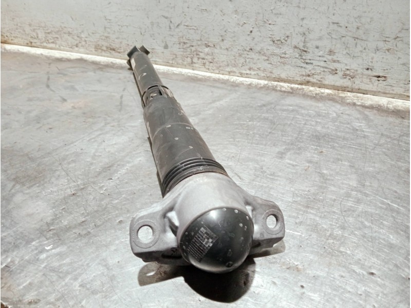 Recambio de amortiguador trasero izquierdo para volkswagen golf viii gti cd1 clubsport referencia OEM IAM 5WA512011EF  