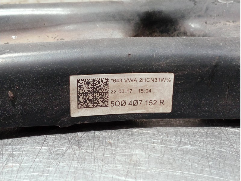 Recambio de brazo suspension inferior delantero derecho para audi a3 sedán (8vm) referencia OEM IAM 5Q0407152R  