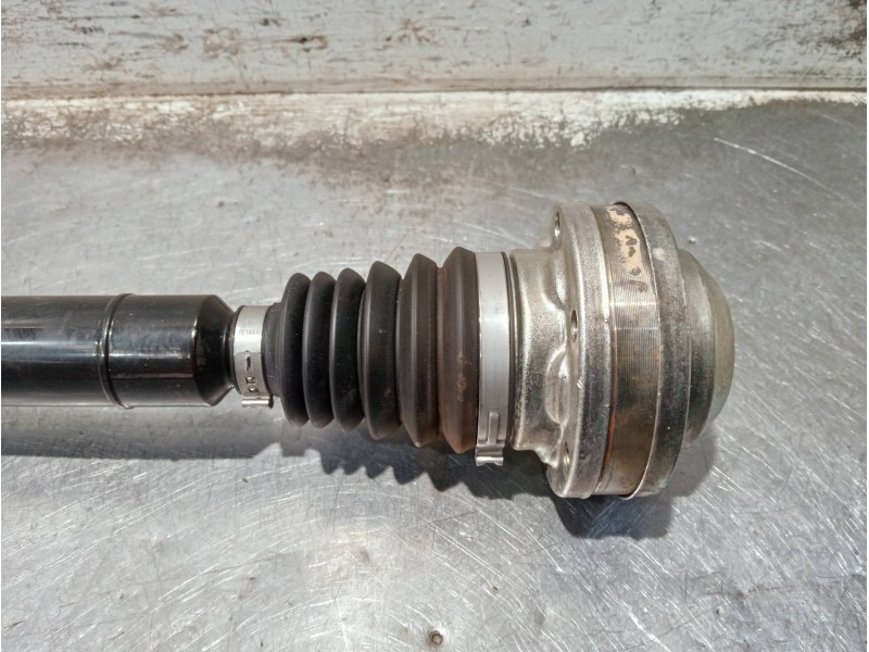 Recambio de transmision delantera derecha para audi a3 sedán (8vm) referencia OEM IAM 5Q0407272E  