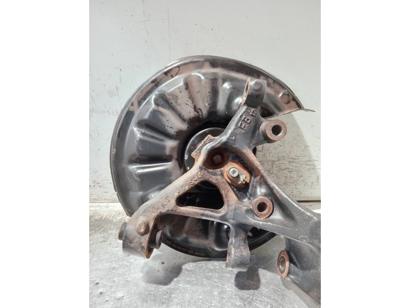 Recambio de mangueta trasera izquierda para audi a3 sedán (8vm) referencia OEM IAM 5Q0615611F  