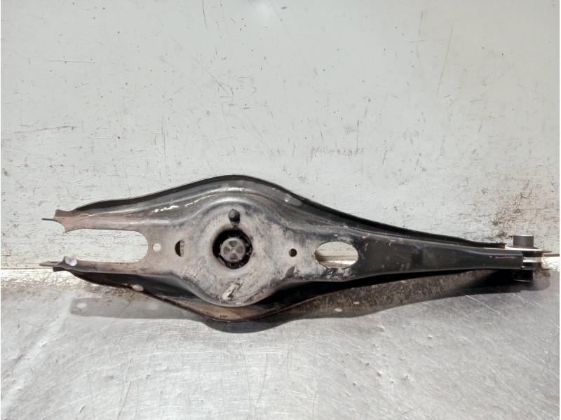 Recambio de brazo suspension inferior trasero derecho para audi a3 sedán (8vm) referencia OEM IAM 5Q0505311D  