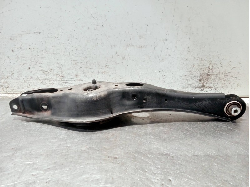 Recambio de brazo suspension inferior trasero derecho para audi a3 sedán (8vm) referencia OEM IAM 5Q0505311D  