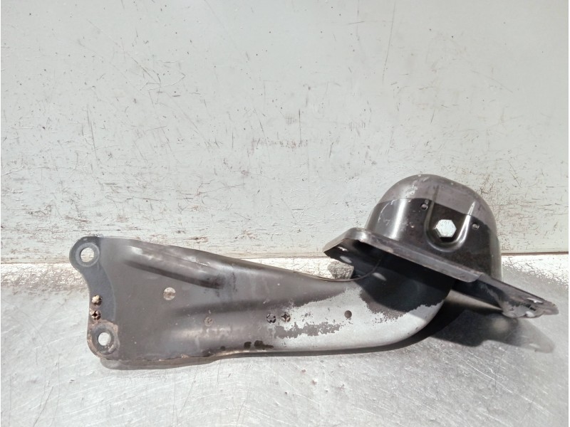 Recambio de brazo suspension superior trasero derecho para audi a3 sedán (8vm) referencia OEM IAM 5Q0505226C  