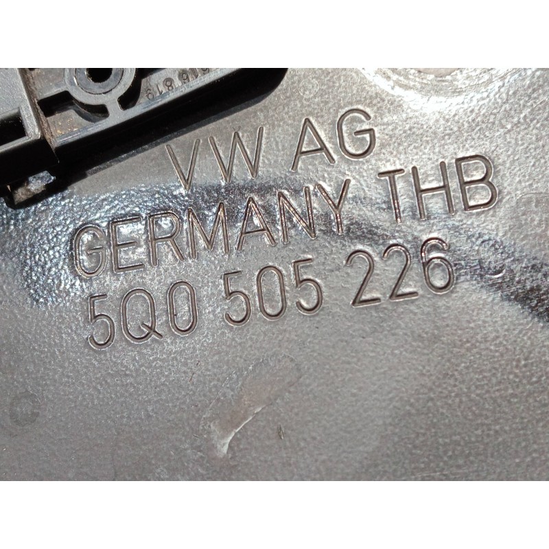 Recambio de brazo suspension superior trasero derecho para audi a3 sedán (8vm) referencia OEM IAM 5Q0505226C  