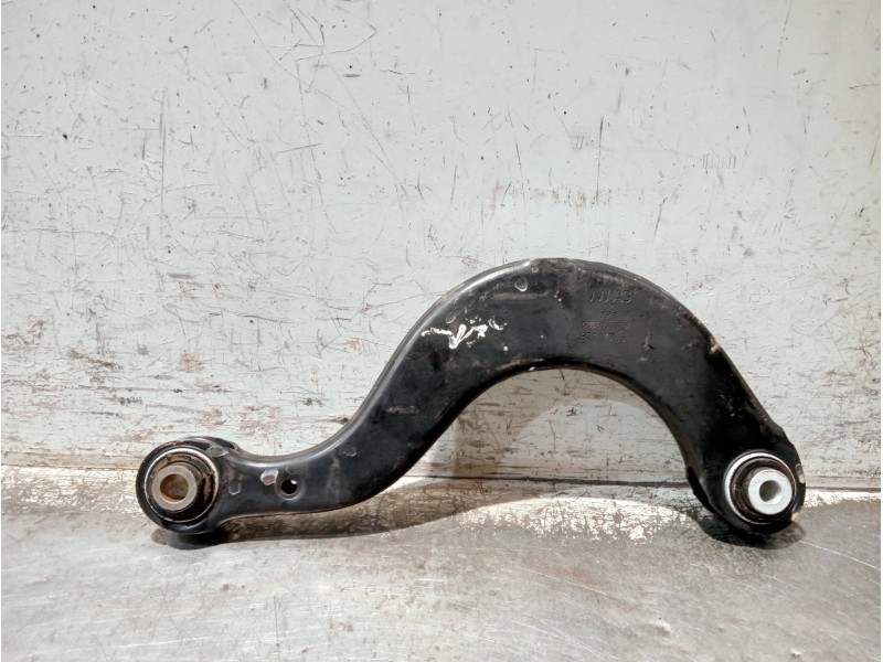 Recambio de brazo suspension superior trasero derecho para audi a3 sedán (8vm) referencia OEM IAM 5Q0505323D  