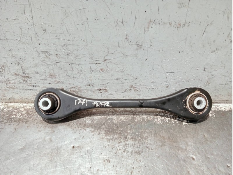 Recambio de brazo suspension superior trasero derecho para audi a3 sedán (8vm) referencia OEM IAM 5Q0501529F  