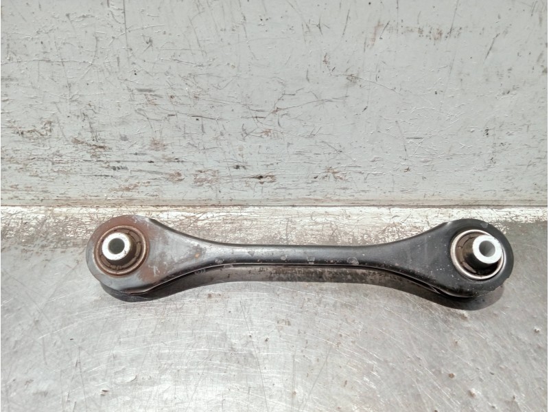 Recambio de brazo suspension superior trasero derecho para audi a3 sedán (8vm) referencia OEM IAM 5Q0501529F  