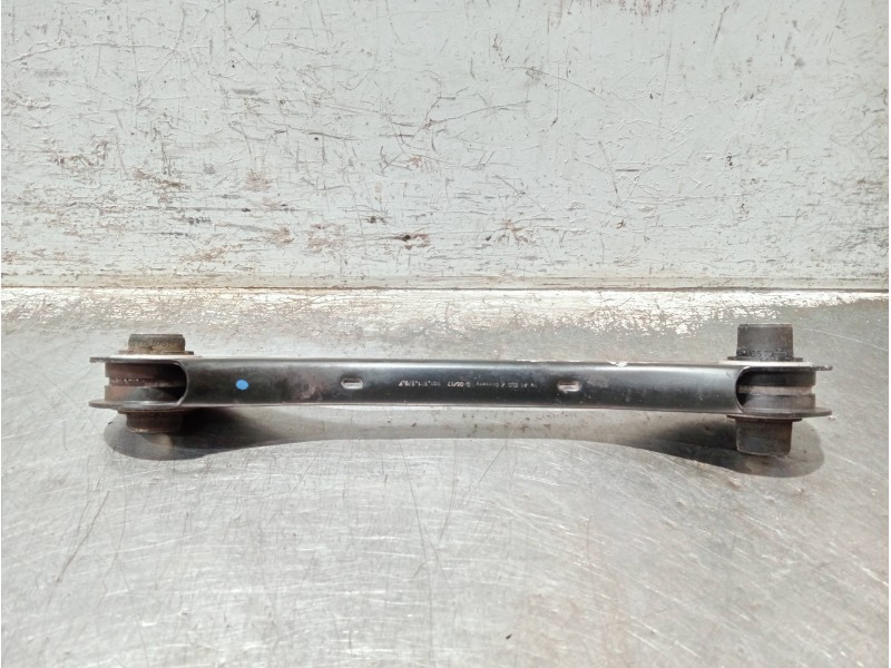 Recambio de brazo suspension superior trasero derecho para audi a3 sedán (8vm) referencia OEM IAM 5Q0501529F  