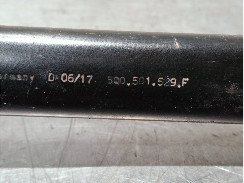 Recambio de brazo suspension superior trasero derecho para audi a3 sedán (8vm) referencia OEM IAM 5Q0501529F  