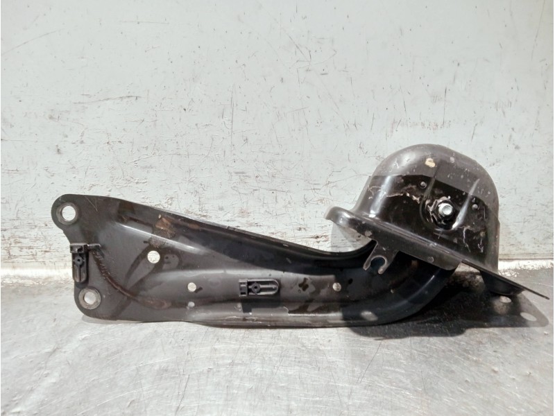 Recambio de brazo suspension superior trasero izquierdo para audi a3 sedán (8vm) referencia OEM IAM 5Q0505225C  