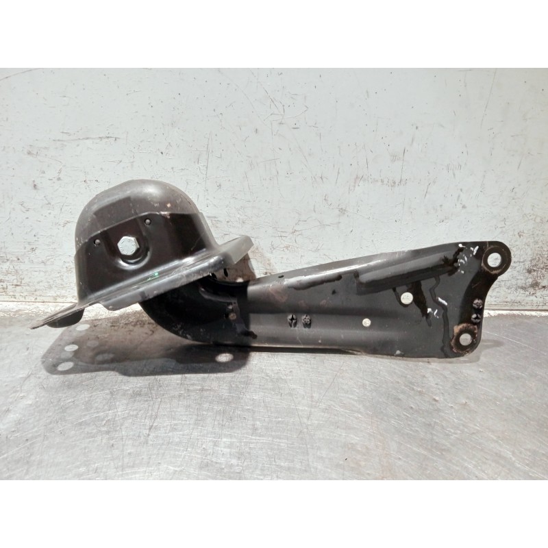 Recambio de brazo suspension superior trasero izquierdo para audi a3 sedán (8vm) referencia OEM IAM 5Q0505225C  