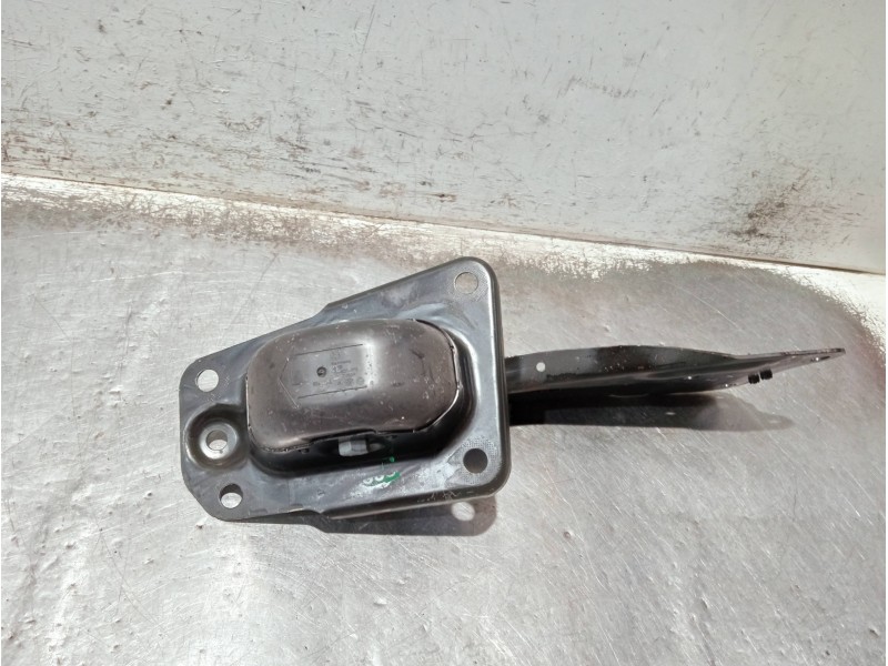 Recambio de brazo suspension superior trasero izquierdo para audi a3 sedán (8vm) referencia OEM IAM 5Q0505225C  