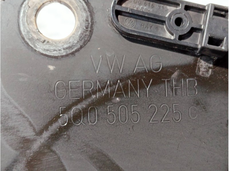 Recambio de brazo suspension superior trasero izquierdo para audi a3 sedán (8vm) referencia OEM IAM 5Q0505225C  