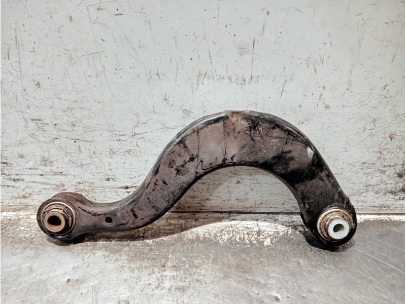 Recambio de brazo suspension superior trasero izquierdo para audi a3 sedán (8vm) referencia OEM IAM 5Q0505323D  