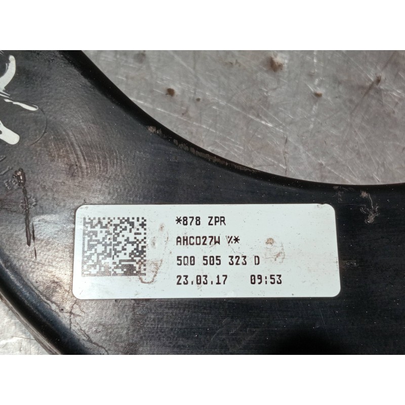 Recambio de brazo suspension superior trasero izquierdo para audi a3 sedán (8vm) referencia OEM IAM 5Q0505323D  