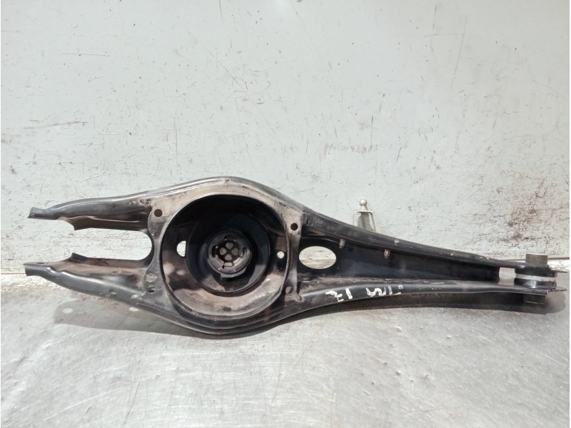 Recambio de brazo suspension inferior trasero izquierdo para audi a3 sedán (8vm) referencia OEM IAM 5Q0505311D  