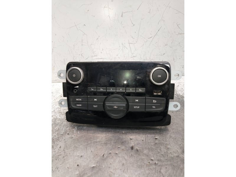 Recambio de sistema audio / radio cd para dacia spring referencia OEM IAM 61PALCB0099 281151798R 