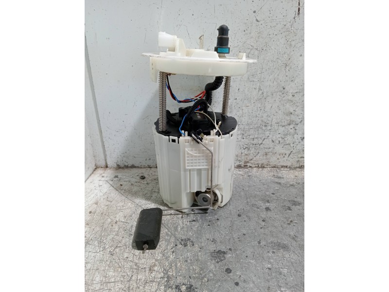 Recambio de bomba combustible para chevrolet aveo berlina hatchback ls referencia OEM IAM 13579158  