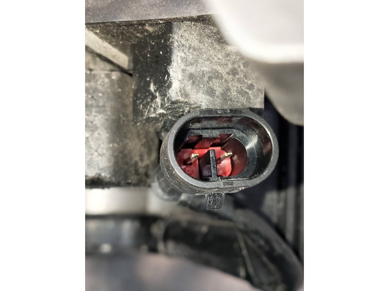 Recambio de electroventilador para dacia spring referencia OEM IAM 214814715R  