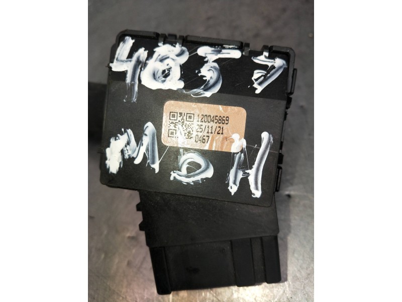 Recambio de mando limpia para dacia spring referencia OEM IAM 120045869  