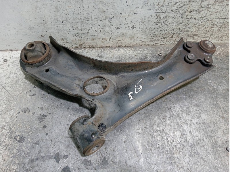 Recambio de brazo suspension inferior delantero derecho para chevrolet aveo berlina hatchback ls referencia OEM IAM   