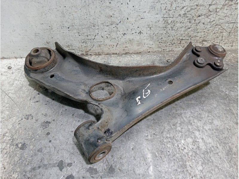 Recambio de brazo suspension inferior delantero derecho para chevrolet aveo berlina hatchback ls referencia OEM IAM   