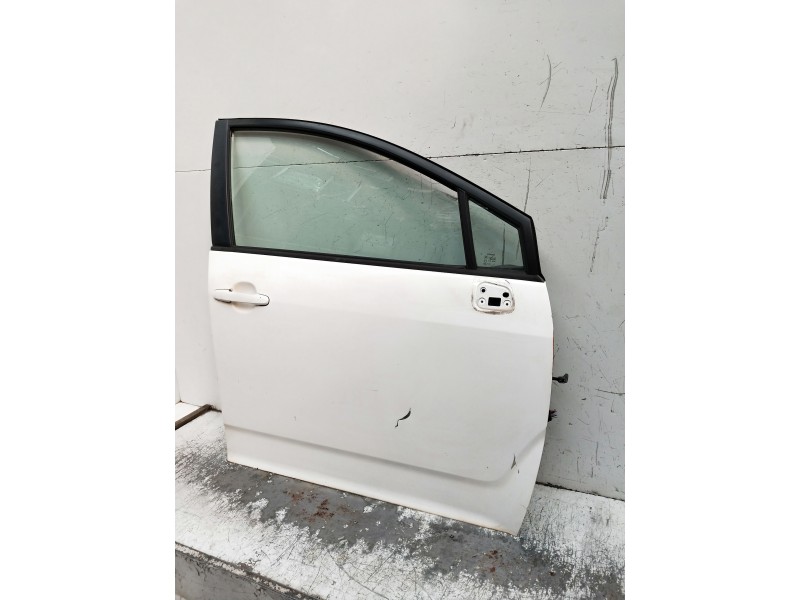 Recambio de puerta delantera derecha para toyota corolla verso (r1) referencia OEM IAM   5P