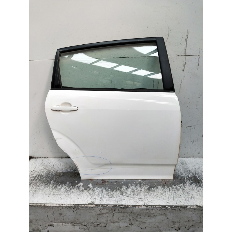Recambio de puerta trasera derecha para toyota corolla verso (r1) referencia OEM IAM  OJO VER FOTOS 5P