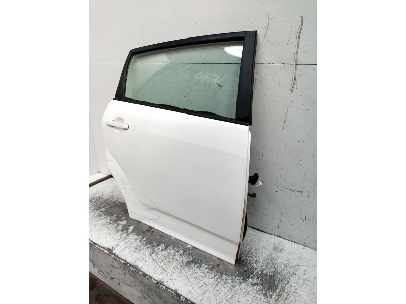 Recambio de puerta trasera derecha para toyota corolla verso (r1) referencia OEM IAM  OJO VER FOTOS 5P