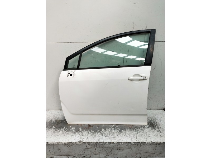 Recambio de puerta delantera izquierda para toyota corolla verso (r1) referencia OEM IAM   5P