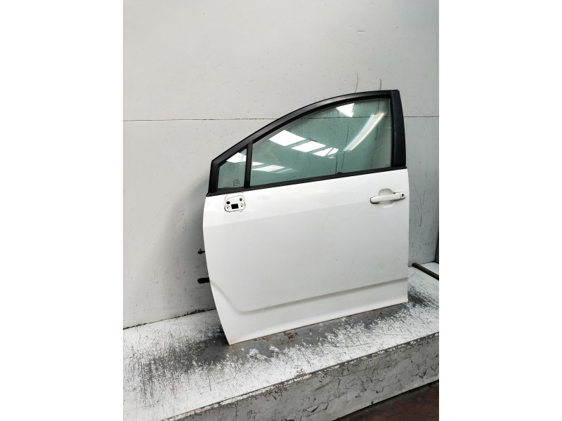 Recambio de puerta delantera izquierda para toyota corolla verso (r1) referencia OEM IAM   5P