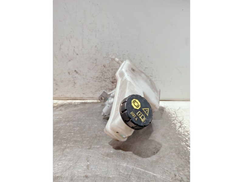 Recambio de bomba freno para opel mokka gs line referencia OEM IAM 32672071 A005P990 