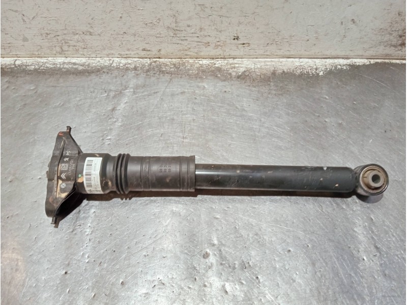 Recambio de amortiguador trasero izquierdo para opel mokka gs line referencia OEM IAM 98426920800 SA27000184 